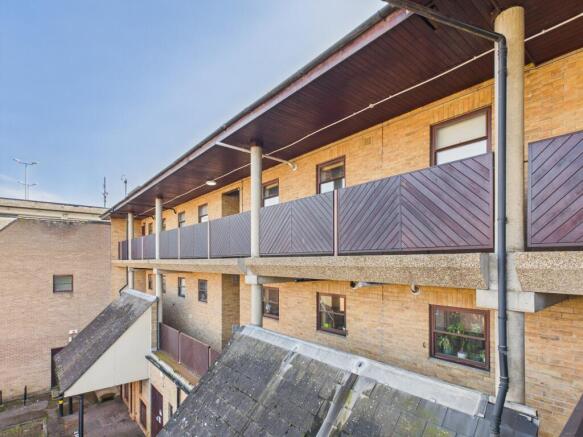 CAM02545G0-PR0347-STILL010