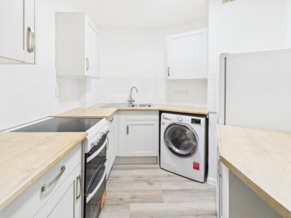 CAM02519G0-PR0356-STILL001