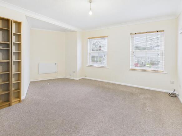 CAM02519G0-PR0356-STILL003