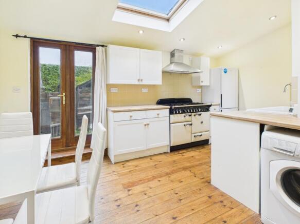 CAM02519G0-PR0357-STILL001