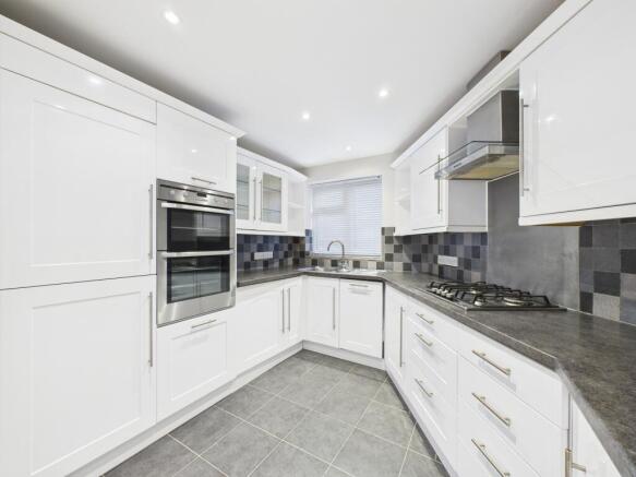 CAM02545G0-PR0523-STILL003