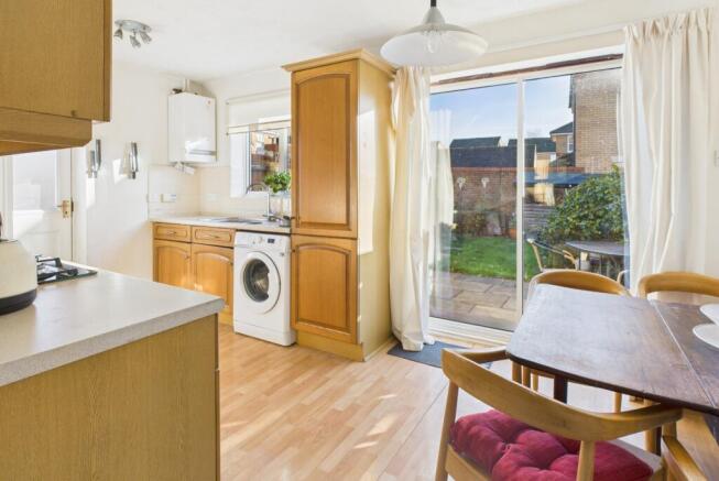 CAM02519G0-PR0364-STILL007