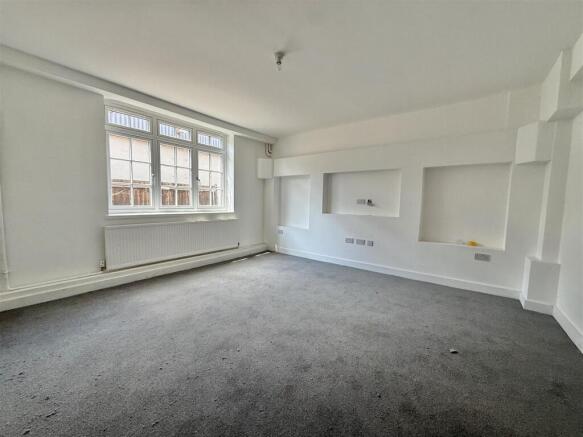 Bedroom 1/Lounge