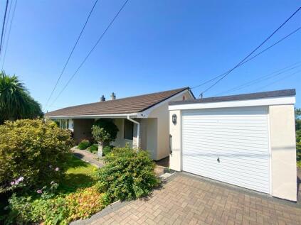 Dracaena Crescent, Hayle