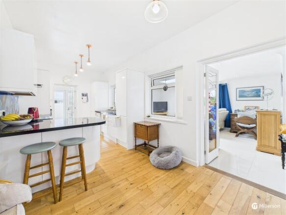 KITCHEN / BREAKFAST ROOM