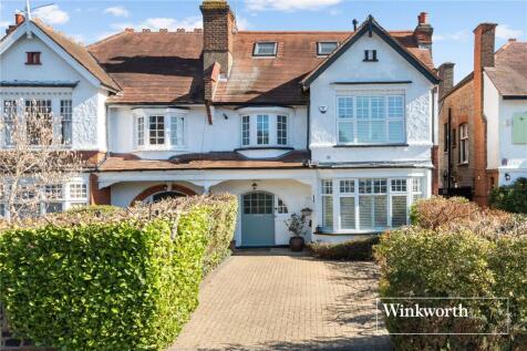 Etchingham Park Road, Finchley, London, N3