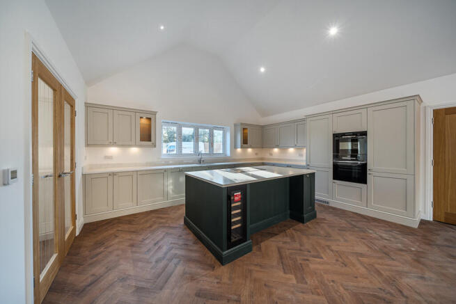 1382618-9-69258fa...