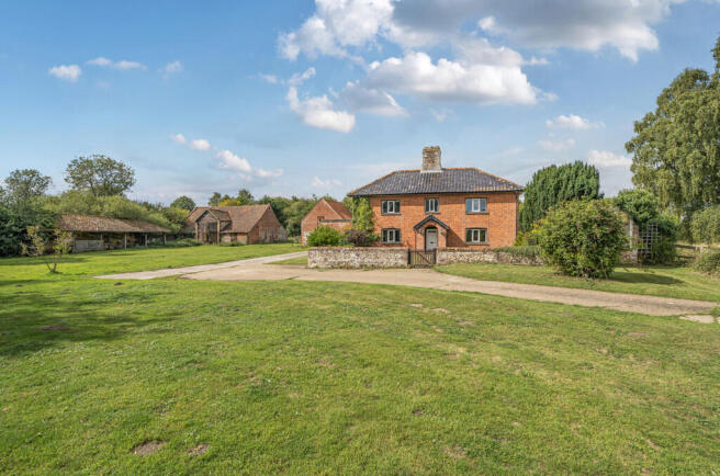 1348273-4-68bf093...