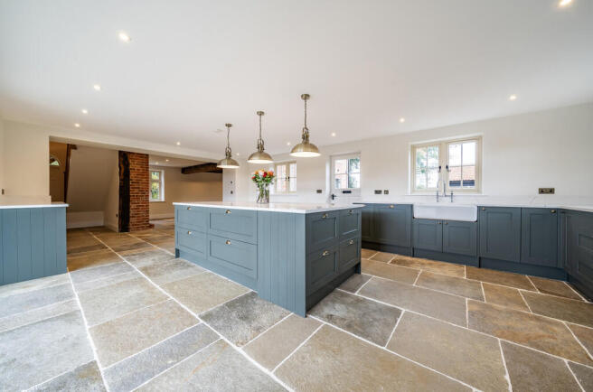 1364360-10-68ed2f...