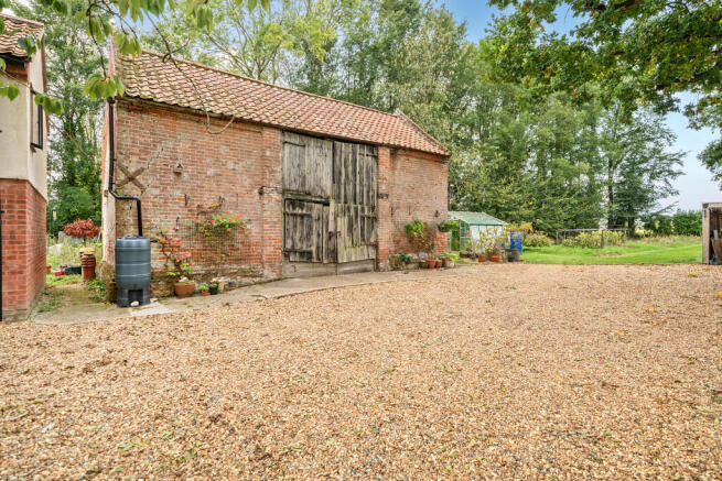 1358278-2-68dd5fe...