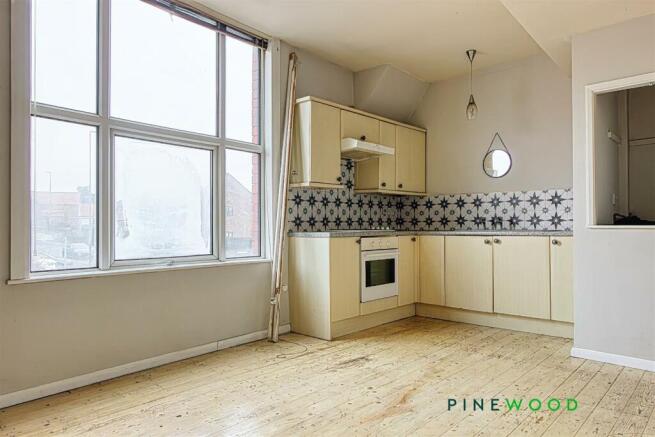 KITCHEN/LIVING ROOM
