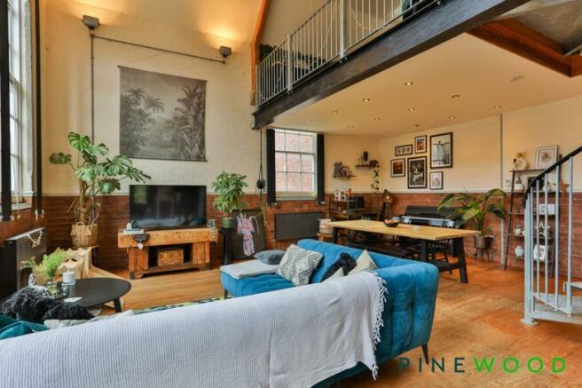 LOUNGE DINING AREA