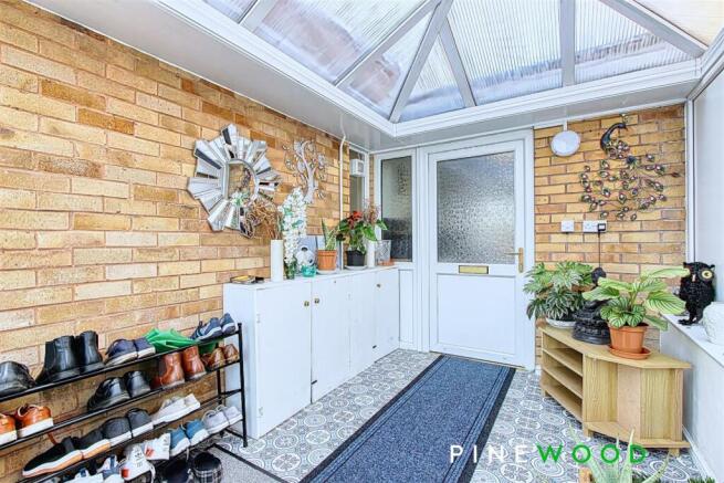 PORCH/GARDEN ROOM