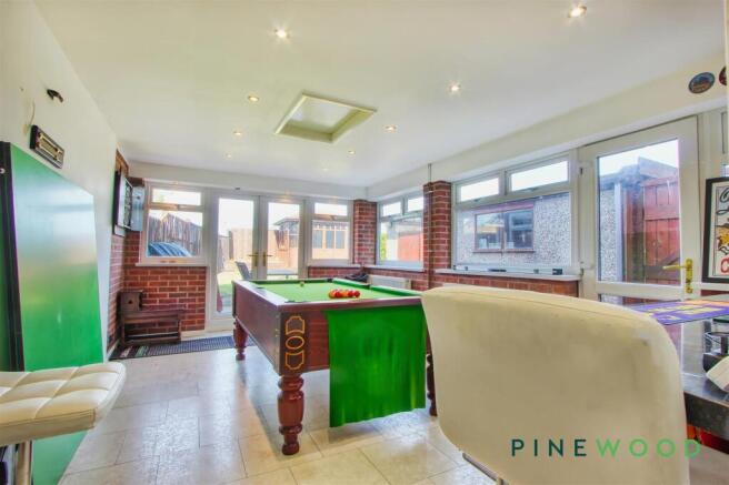 CONSERVATORY / GARDEN ROOM