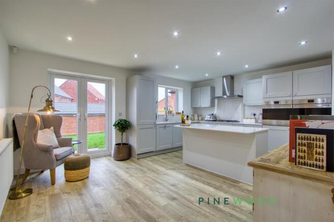 Kitchen / Breakfast Room