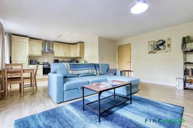 kitchen/lounge/diner