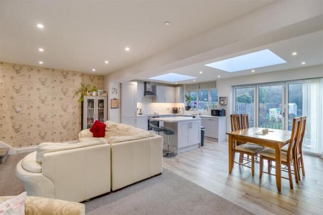 8638738-interior13.jpg