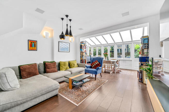 Upcerne Road, SW1...