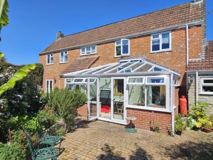 Doran Lodge, Meare, Great House Court, Meare, BA6