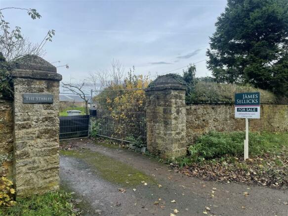 The Coach House - Entrance Gateway