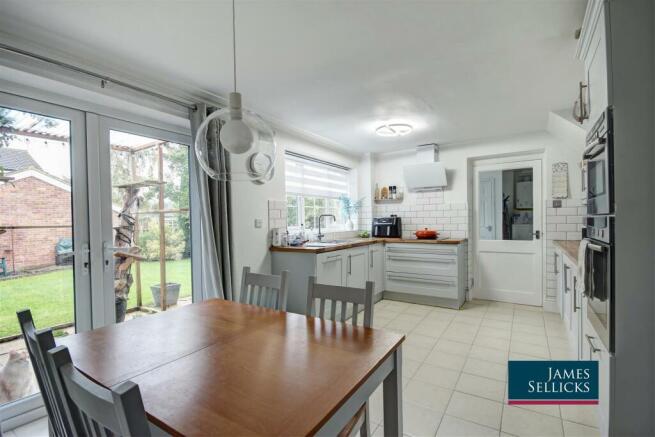 Dining kitchen