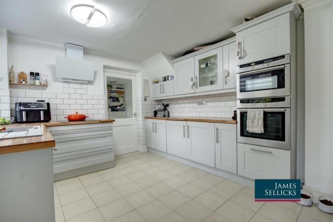 Dining kitchen