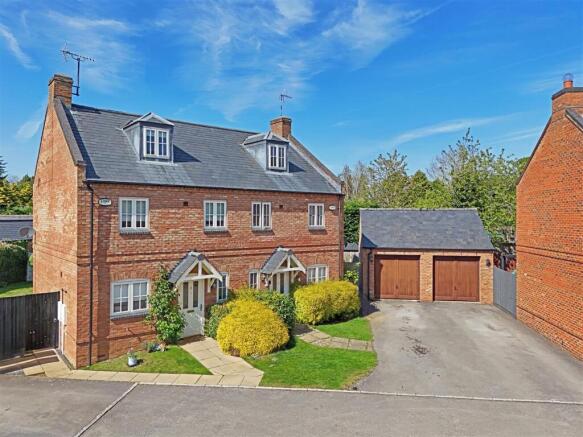 Crown Close, Great Glen