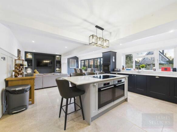 Open Plan Living Dining Kitchen