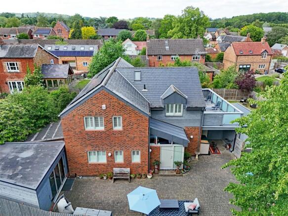 Fox Lodge, Foxton