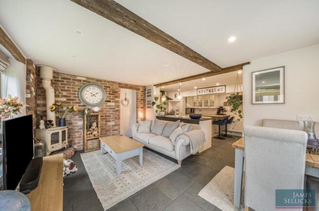 Living/dining kitchen