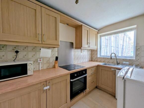 IMG-20250925-WA00...