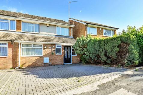 Trident Road, Watford, WD25