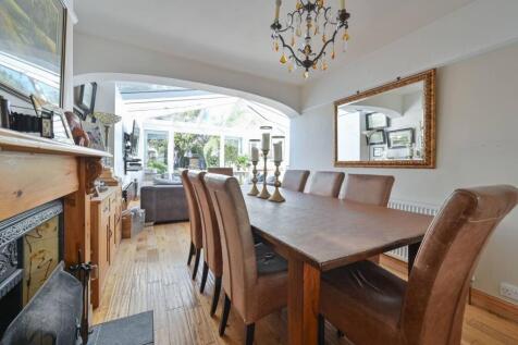 Tudor Avenue, Watford, WD24