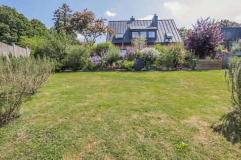 With Beautiful Panoramic Views in Goudhurst