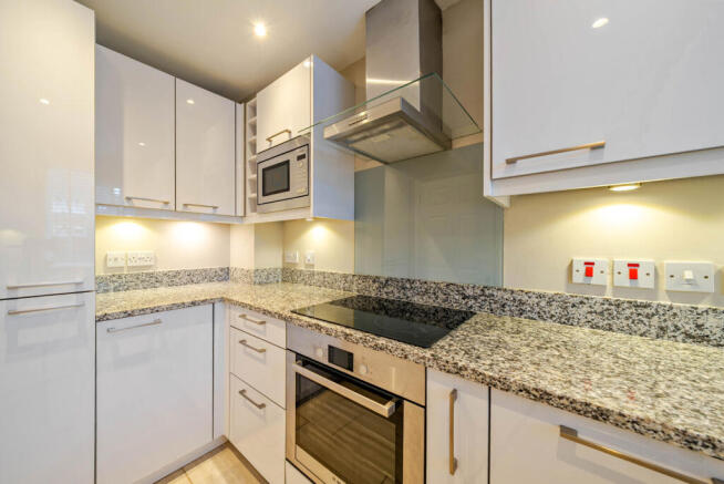 1380902-7-691312e...