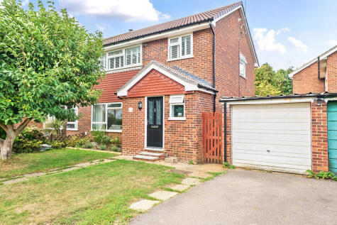 Woodstock Grove, Godalming, GU7