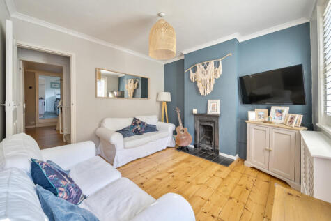 Brighton Road, Godalming, GU7