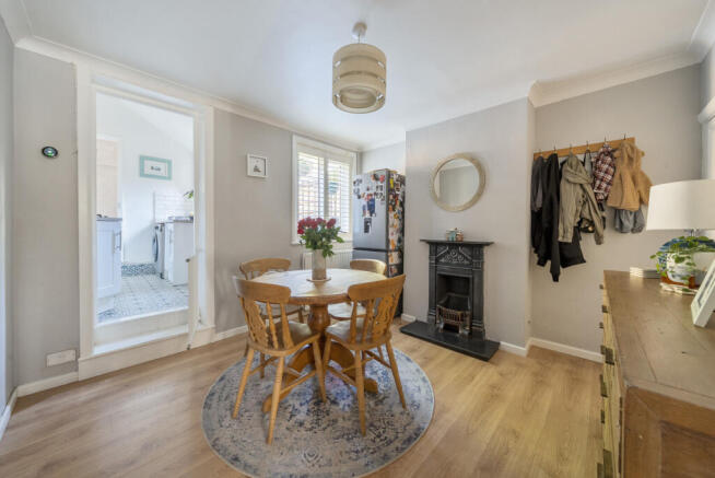 1345281-7-68b97a4...