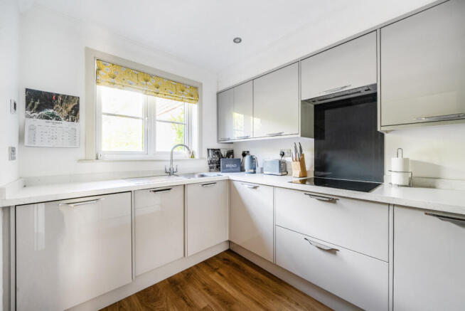 1349827-10-68c3fc...