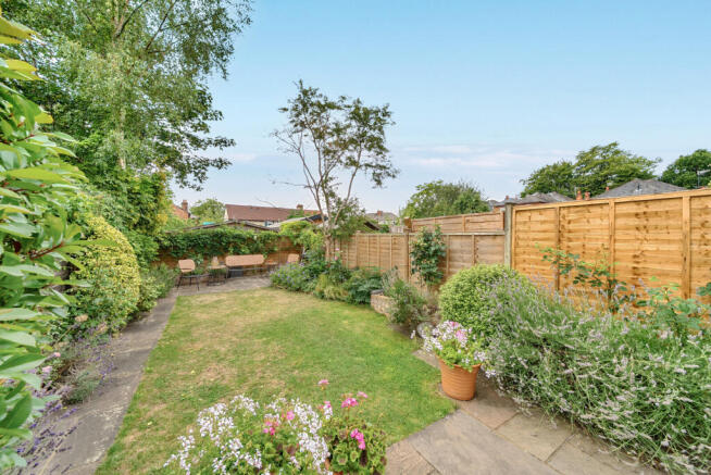 1327578-22-6878e2...