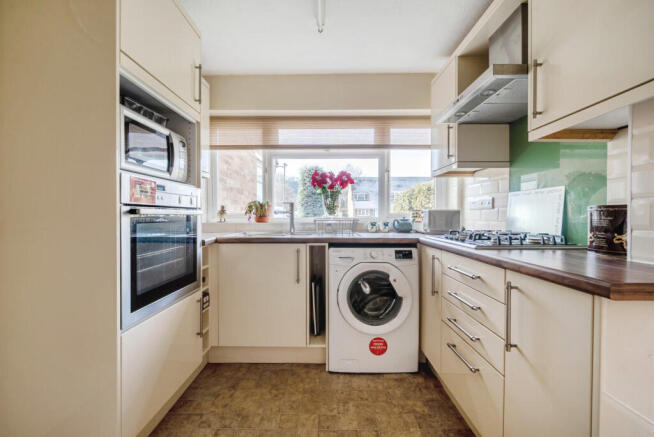 1395517-12-695d04...