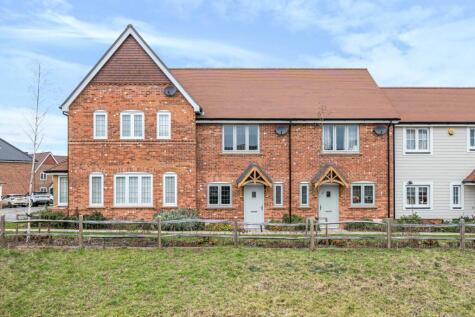 Taverner Square, Cranleigh, GU6