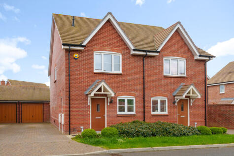 Pelham Drive, Cranleigh, GU6