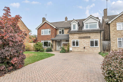 Trelawne Drive, Cranleigh, GU6