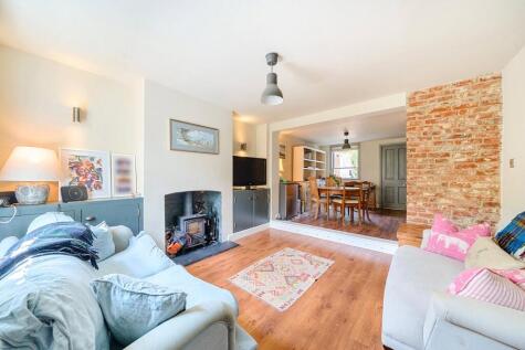 Guildford Road, Farnham, GU9