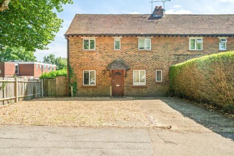 Potters Gate, Farnham, GU9