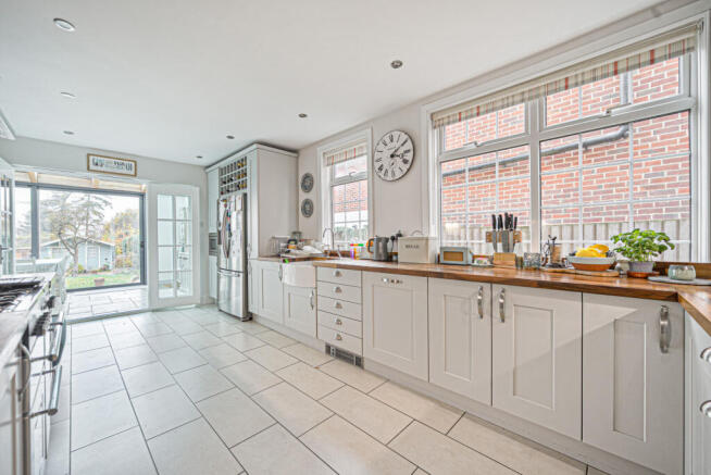 1375929-22-690e1e...