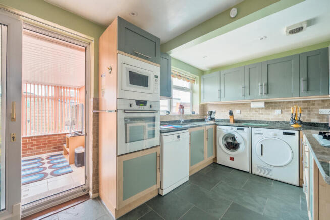 1383078-11-691f22...