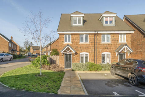 Pioneer Road, Farnham, GU9