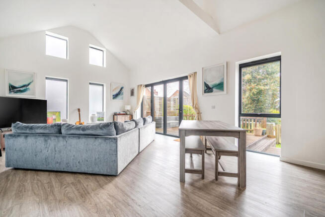 1395899-9-6960db5...